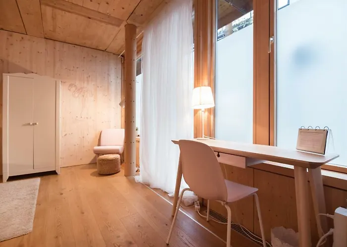 Near Metro Station Apartment *
