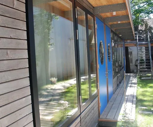 Apartment Near Metro Station