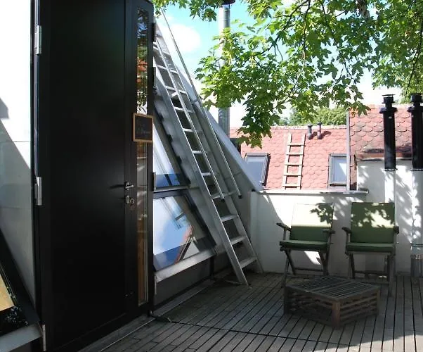 Apartment Near Metro Station